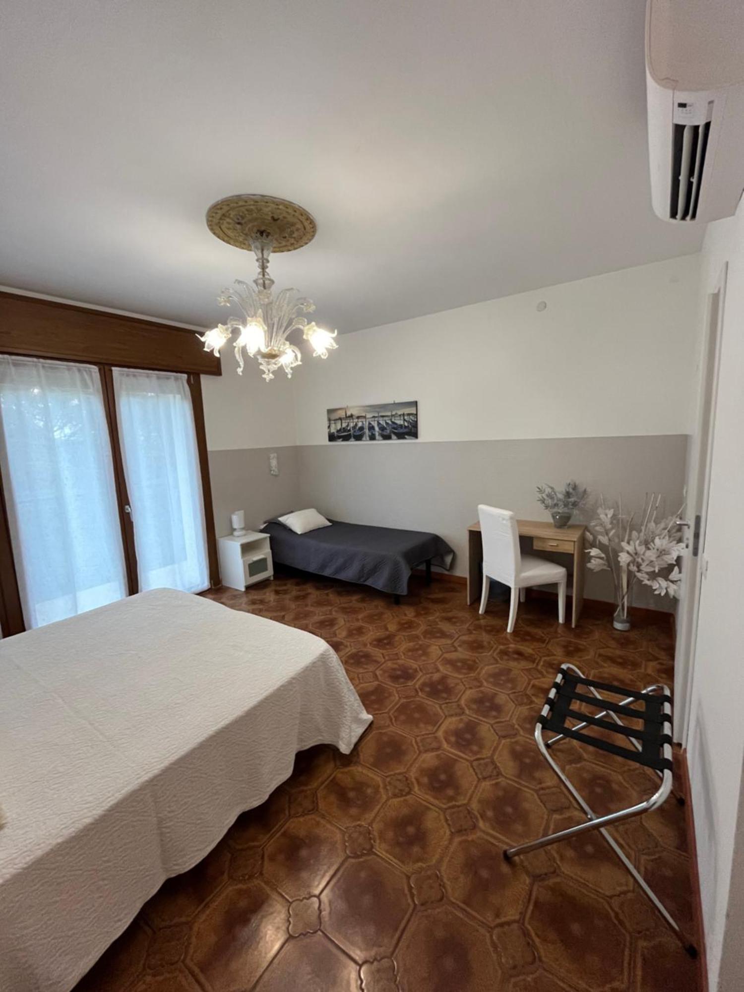 B&B Airport Venice Diego Tessera Bagian luar foto